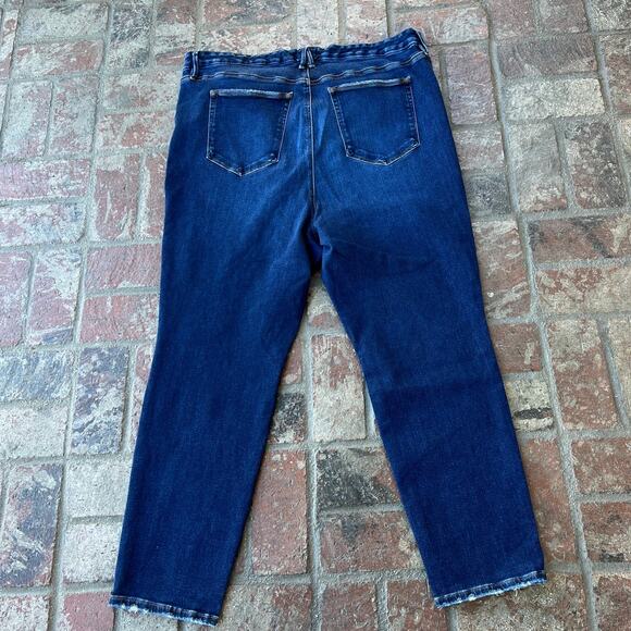 Good American Button Fly Jeans Raw Hem Size 26 Plus Dark Blue Stretch - Picture 3 of 3